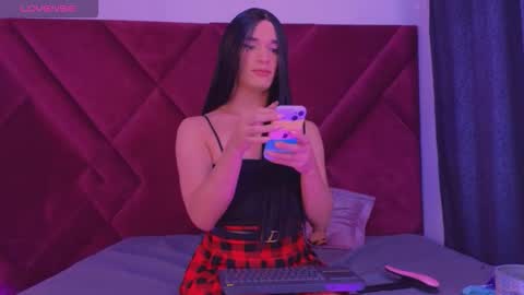 Snapshot of kayalstone chatting on 10.22.25 Cattleya stone online show from 10.22.25