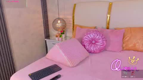 Snapshot of kayladavies_ chatting on 07.28.26 kayladavies_ online show from 07.28.26
