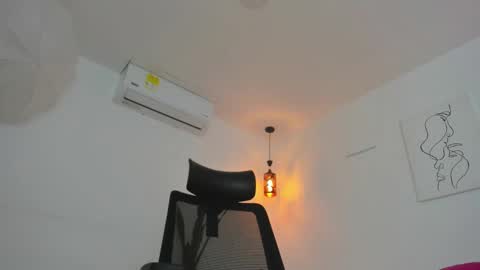      K A Y L A      online show from 11.02.25