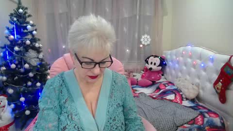 kaylesmoll online show from 12.21.24