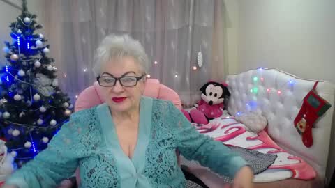 kaylesmoll online show from 12.21.24