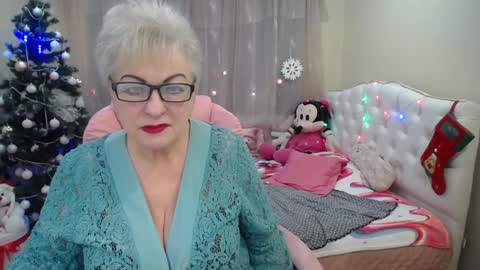 kaylesmoll online show from 12.23.24