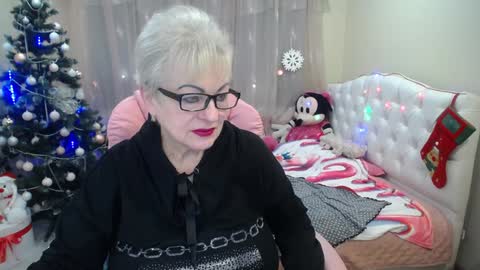 kaylesmoll online show from 12.24.24