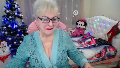 kaylesmoll online show from 12.24.24