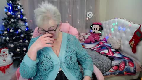 kaylesmoll online show from 12.25.24