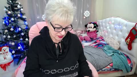 kaylesmoll online show from 12.28.24