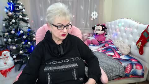 kaylesmoll online show from 12.28.24