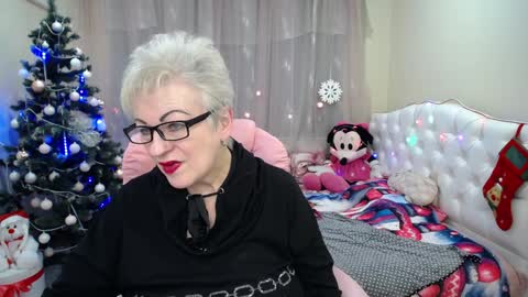 kaylesmoll online show from 12.28.24