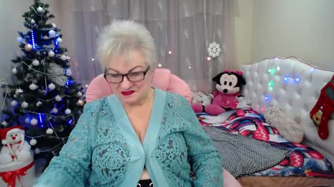 kaylesmoll online show from 01.04.25
