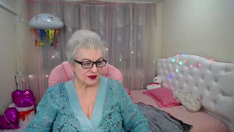 kaylesmoll online show from 01.25.25