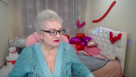 kaylesmoll online show from 02.04.25