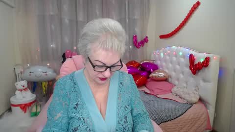 kaylesmoll online show from 02.05.25