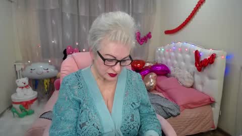 kaylesmoll online show from 02.05.25