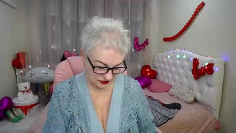 kaylesmoll online show from 02.13.25