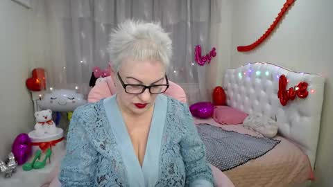 kaylesmoll online show from 02.15.25
