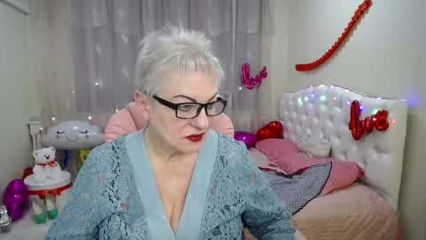 kaylesmoll online show from 02.27.25
