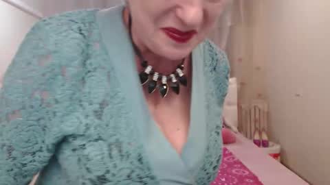 kaylesmoll online show from 09.10.25