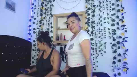 Snapshot of kaylie_and_dakota_ chatting on 10.18.25 kaylie and dakota  online show from 10.18.25