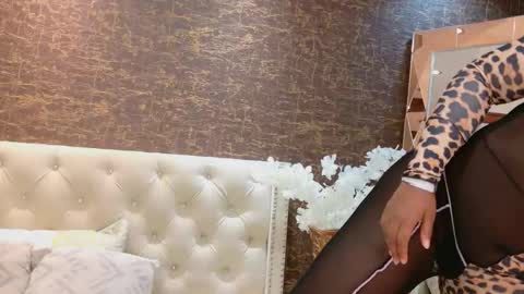 Snapshot of kaylie_mitchel chatting on 10.20.25 KAYLIE online show from 10.20.25