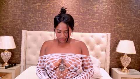 Snapshot of kaylie_mitchel chatting on 11.04.25 KAYLIE online show from 11.04.25