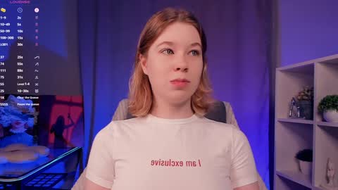 Snapshot of kaylisse chatting on 10.25.25 Hi Im Arina 3 online show from 10.25.25