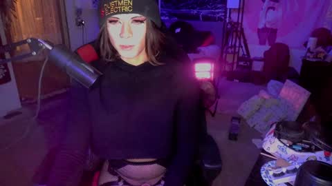 Snapshot of kaynatix chatting on 12.24.24 kaynatix online show from 12.24.24