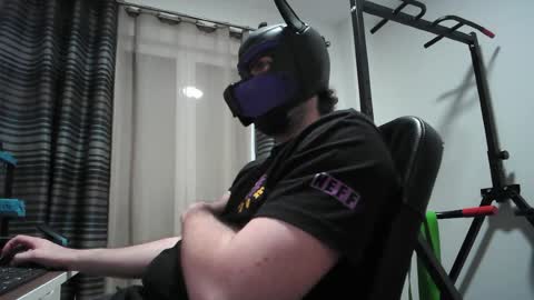 Neon online show from 04.25.26