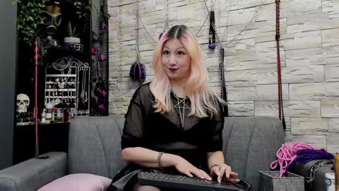 Miss Kazia online show from 02.04.25