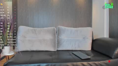 Snapshot of keane_lee chatting on 12.17.24 Keane online show from 12.17.24