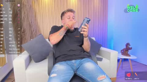 Snapshot of keane_lee chatting on 01.22.25 Keane online show from 01.22.25