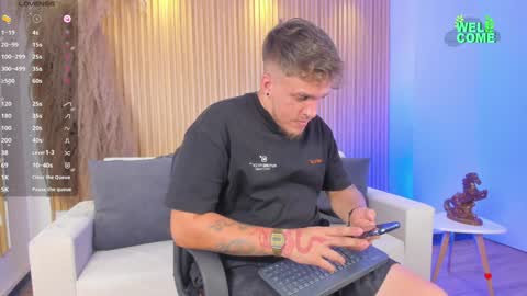 Snapshot of keane_lee chatting on 01.22.25 Keane online show from 01.22.25