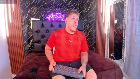 Snapshot of keane_lee chatting on 09.16.25 Keane online show from 09.16.25