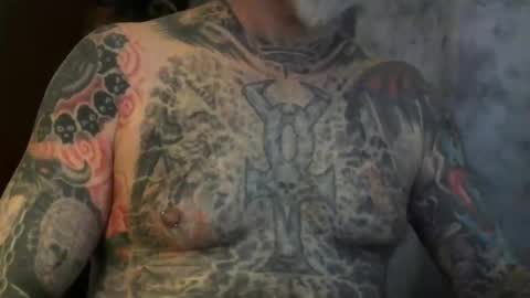 Snapshot of keeeeeeeeeeeeef chatting on 10.28.25 keeeeeeeeeeeeef online show from 10.28.25