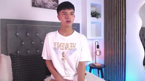 Snapshot of keen_nico chatting on 02.26.26 nico online show from 02.26.26