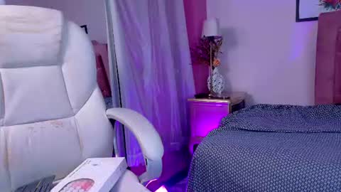 Snapshot of keiko_amane chatting on 06.23.26 online show from 06.23.26