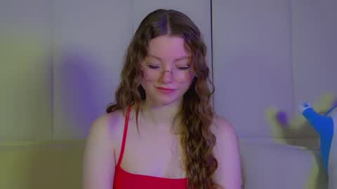 Snapshot of keiraace chatting on 03.08.25 Keira online show from 03.08.25