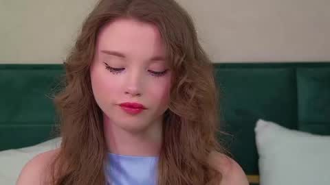 Snapshot of keiraace chatting on 04.24.26 Keira online show from 04.24.26