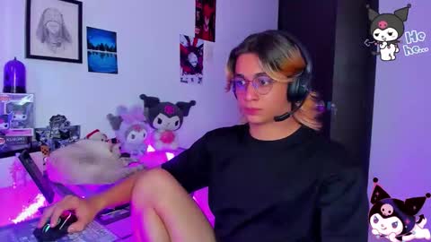 Snapshot of keita_moon chatting on 12.13.25 Keita moon online show from 12.13.25