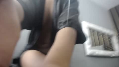 Snapshot of keizy_conte chatting on 12.31.24 K E I Z Y online show from 12.31.24