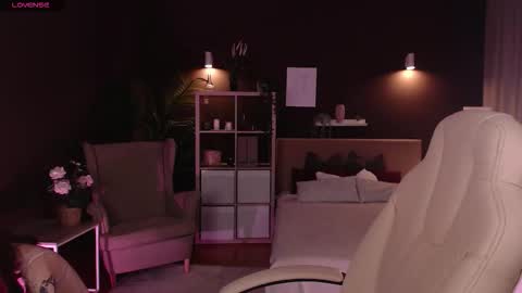 Rina online show from 09.28.25