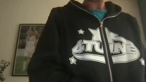 Snapshot of kelkun2828 chatting on 09.25.25 kelkun2828 online show from 09.25.25