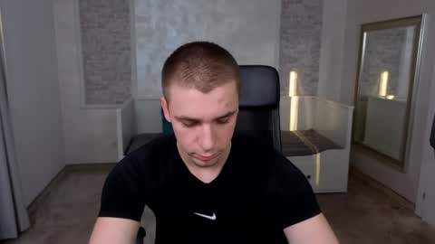 Snapshot of kellenwest chatting on 05.01.26 KellenWest online show from 05.01.26