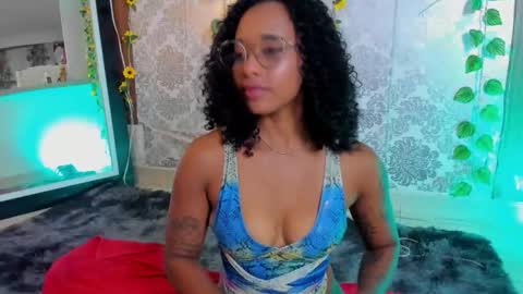 kelly__thomson online show from 02.10.26