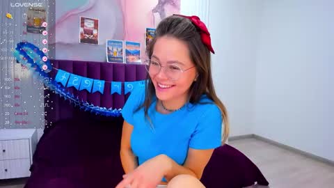 Snapshot of kelly_cuutie chatting on 10.02.25 Kelly online show from 10.02.25