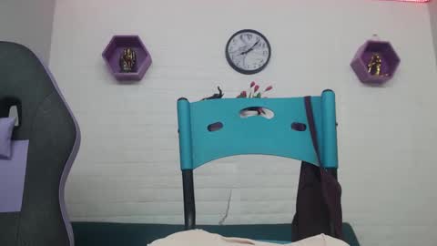 Snapshot of kelly_queenpussy chatting on 03.02.25 KEY online show from 03.02.25