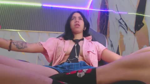 Snapshot of kelly_queenpussy chatting on 09.25.25 KEY online show from 09.25.25