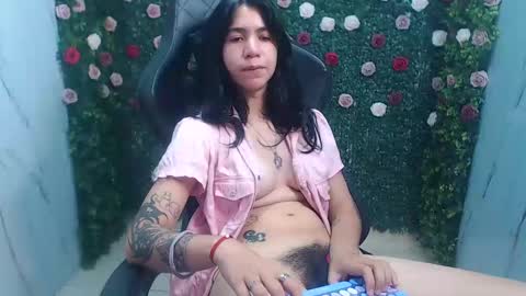 Snapshot of kelly_queenpussy chatting on 10.20.25 KEY online show from 10.20.25