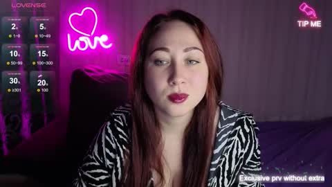 Snapshot of kellycrystall chatting on 09.28.25 kellycrystall online show from 09.28.25