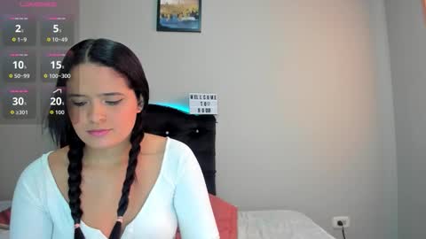 Snapshot of kellymillian_ chatting on 10.17.25 kellyMillian online show from 10.17.25