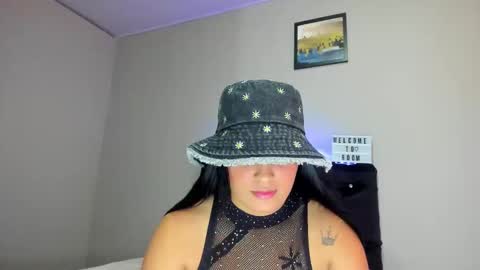 Snapshot of kellymillian_ chatting on 10.18.25 kellyMillian online show from 10.18.25